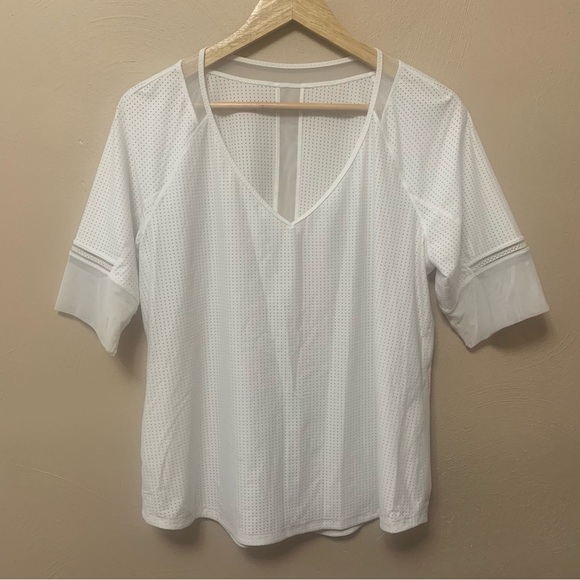 Lululemon Var-City 1/2 Sleeve in White - Picture 2 of 13